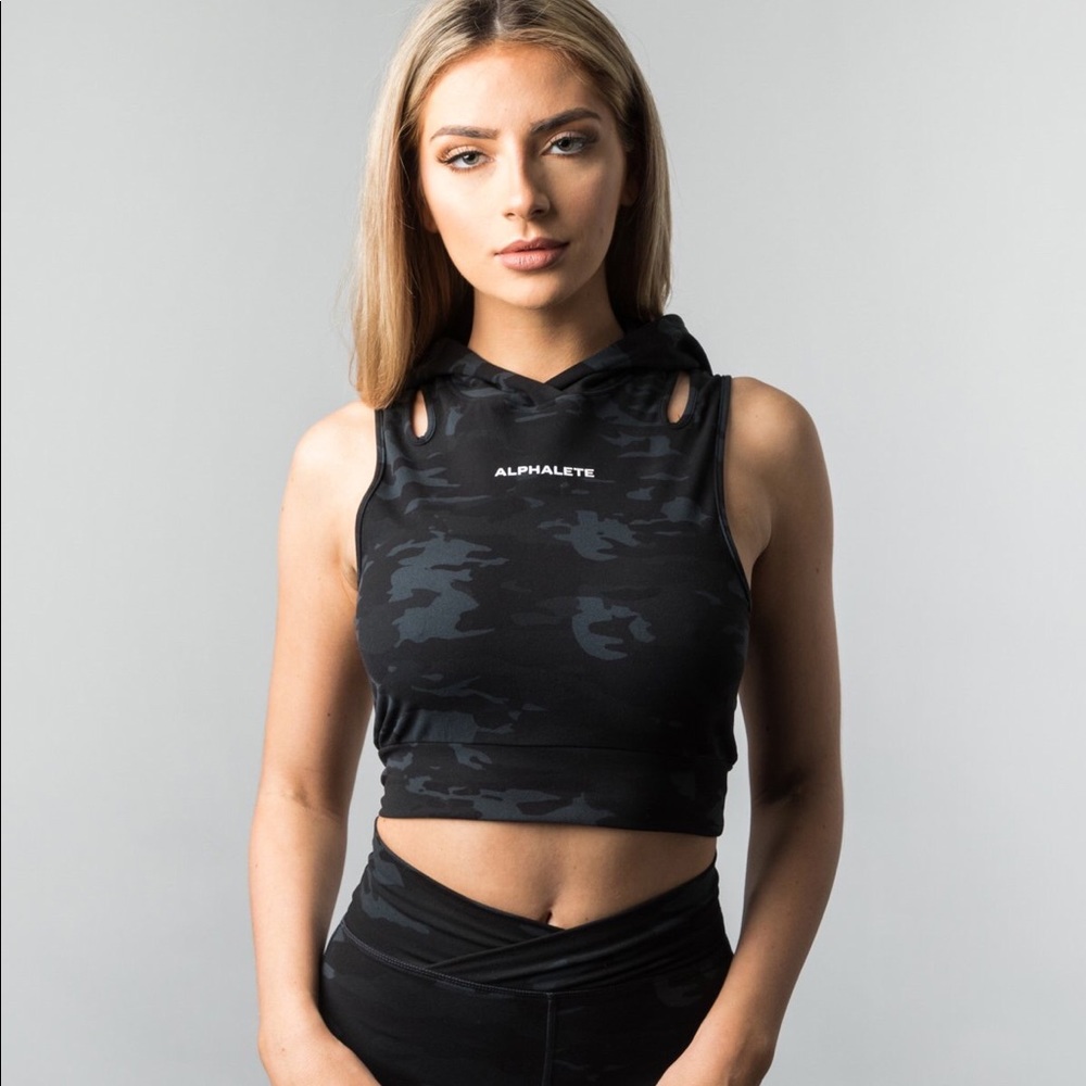 Alphalete surface crop tank hoodie